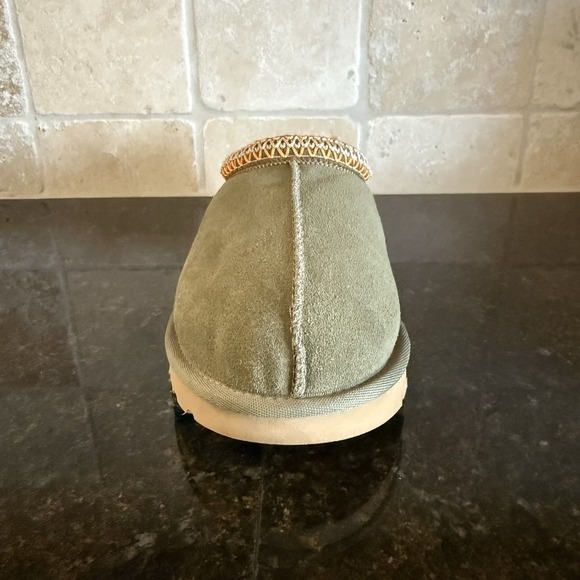 UGG TASMAN BURNT OLIVE SUEDE SHEEPSKIN CLASSIC WOMEN'S SLIPPERS SIZE 10 - Picture 2 of 13
